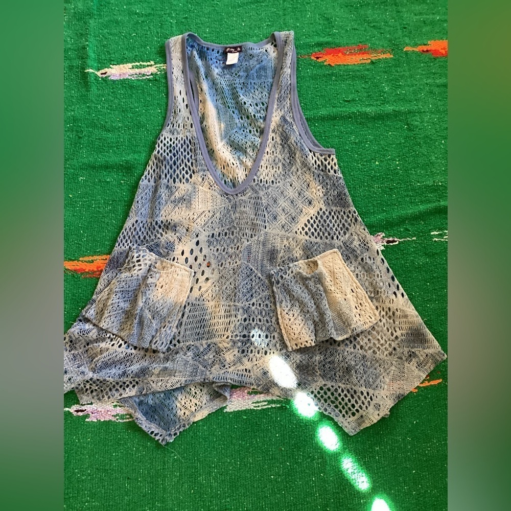 Lily Firmiana top size XL
PIT TO PIT 18”
Length 31”
K1